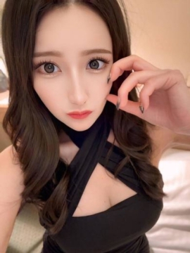 シオネ【電マで潮吹く敏感美女✨】