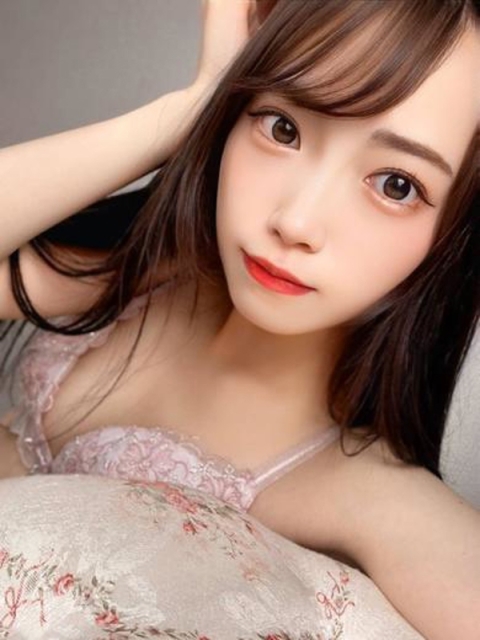 ウルハ【アイドル系小柄美女】2