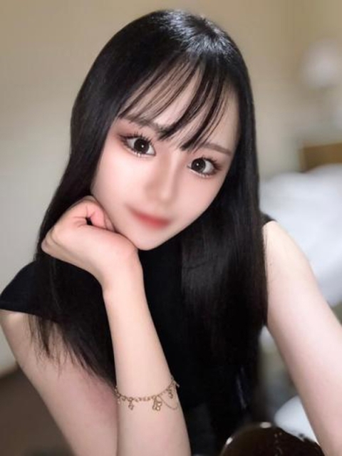 ナナ【脚長スレンダー女子】2