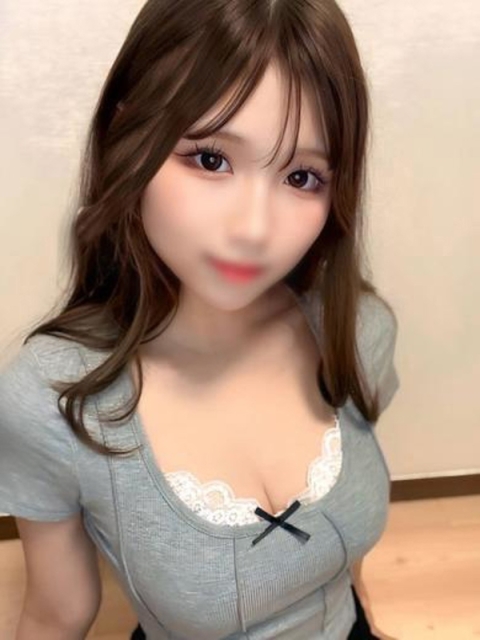 富山CLUB CHELSEA（クラブ チェルシー） カナ【F乳×ルックス抜群】