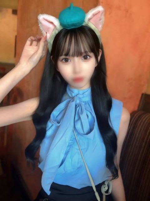 ウミ【F乳＆ハーフ美女】5