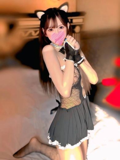 ウミ【F乳＆ハーフ美女】4